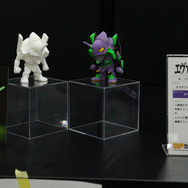 綾波レイ、アスカの大型造形物も！「エヴァワンフェス」珠玉の作品が大集結、放送30周年を記念した特別コラボ企画の様子をお届け【WF2025夏】