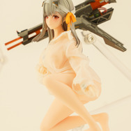 【WF2025夏】今年の夏は『NIKKE』が熱い！通常衣装から夏衣装まで、勝利の女神の麗しいフィギュアが「ワンフェス」に大集結