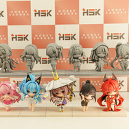 【WF2025夏】今年の夏は『NIKKE』が熱い！通常衣装から夏衣装まで、勝利の女神の麗しいフィギュアが「ワンフェス」に大集結