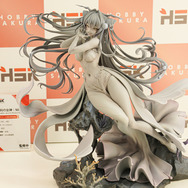 【WF2025夏】今年の夏は『NIKKE』が熱い！通常衣装から夏衣装まで、勝利の女神の麗しいフィギュアが「ワンフェス」に大集結
