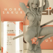 【WF2025夏】今年の夏は『NIKKE』が熱い！通常衣装から夏衣装まで、勝利の女神の麗しいフィギュアが「ワンフェス」に大集結