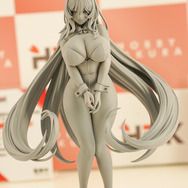 【WF2025夏】今年の夏は『NIKKE』が熱い！通常衣装から夏衣装まで、勝利の女神の麗しいフィギュアが「ワンフェス」に大集結