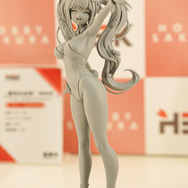 【WF2025夏】今年の夏は『NIKKE』が熱い！通常衣装から夏衣装まで、勝利の女神の麗しいフィギュアが「ワンフェス」に大集結