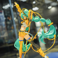 ホロライブ・フワモコやゲーマーズ等身大フィギュアの可愛さが無限大！「ミクxガンダムW」コラボなど「ワンフェス」を電脳アイドルが彩る【WF2025夏】