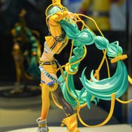 ホロライブ・フワモコやゲーマーズ等身大フィギュアの可愛さが無限大！「ミクxガンダムW」コラボなど「ワンフェス」を電脳アイドルが彩る【WF2025夏】