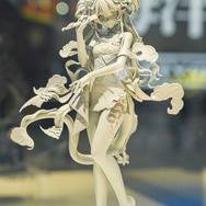 ホロライブ・フワモコやゲーマーズ等身大フィギュアの可愛さが無限大！「ミクxガンダムW」コラボなど「ワンフェス」を電脳アイドルが彩る【WF2025夏】