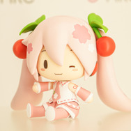 ホロライブ・フワモコやゲーマーズ等身大フィギュアの可愛さが無限大！「ミクxガンダムW」コラボなど「ワンフェス」を電脳アイドルが彩る【WF2025夏】