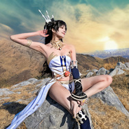 イシュタル／寝る子（X：@neruko_kanade_）、撮影：コウ（X：⁦@psychedelicplas⁩）