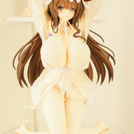 ドキッとする夏衣装から涼やかなドレスまで、「ワンフェス」に猛暑を吹き飛ばす『アズレン』『ブルアカ』美女フィギュアが集結【WF2025夏】