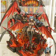 ドキッとする夏衣装から涼やかなドレスまで、「ワンフェス」に猛暑を吹き飛ばす『アズレン』『ブルアカ』美女フィギュアが集結【WF2025夏】