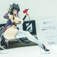 ドキッとする夏衣装から涼やかなドレスまで、「ワンフェス」に猛暑を吹き飛ばす『アズレン』『ブルアカ』美女フィギュアが集結【WF2025夏】