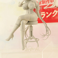 ドキッとする夏衣装から涼やかなドレスまで、「ワンフェス」に猛暑を吹き飛ばす『アズレン』『ブルアカ』美女フィギュアが集結【WF2025夏】