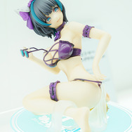 ドキッとする夏衣装から涼やかなドレスまで、「ワンフェス」に猛暑を吹き飛ばす『アズレン』『ブルアカ』美女フィギュアが集結【WF2025夏】