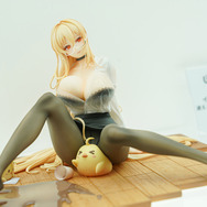 ドキッとする夏衣装から涼やかなドレスまで、「ワンフェス」に猛暑を吹き飛ばす『アズレン』『ブルアカ』美女フィギュアが集結【WF2025夏】