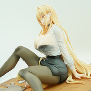 ドキッとする夏衣装から涼やかなドレスまで、「ワンフェス」に猛暑を吹き飛ばす『アズレン』『ブルアカ』美女フィギュアが集結【WF2025夏】