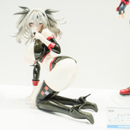 ドキッとする夏衣装から涼やかなドレスまで、「ワンフェス」に猛暑を吹き飛ばす『アズレン』『ブルアカ』美女フィギュアが集結【WF2025夏】