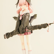 ドキッとする夏衣装から涼やかなドレスまで、「ワンフェス」に猛暑を吹き飛ばす『アズレン』『ブルアカ』美女フィギュアが集結【WF2025夏】