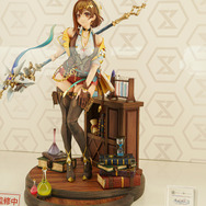 究極の肉体美バニーキャミーに「鬼滅」、人気絵師作品まで「ワンフェス」で見つけた気になるフィギュアをまとめてお届け！【WF2025夏】