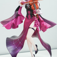 究極の肉体美バニーキャミーに「鬼滅」、人気絵師作品まで「ワンフェス」で見つけた気になるフィギュアをまとめてお届け！【WF2025夏】