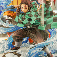 究極の肉体美バニーキャミーに「鬼滅」、人気絵師作品まで「ワンフェス」で見つけた気になるフィギュアをまとめてお届け！【WF2025夏】