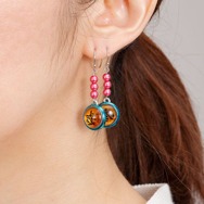 「鬼滅の刃」より「猗窩座」にフィーチャーしたアクセサリーが登場！“上弦”と“参”の瞳をモチーフ、メタリックカラーで優雅さを演出