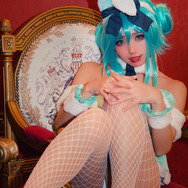 初音ミク／秋元るい（X：@akimoto_rui）