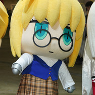 「FGO Fes. 2025」開幕！10周年となるメモリアルフェスは過去最大規模、公式コスプレイヤーと着ぐるみが揃ってお出迎え