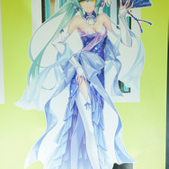 総数なんと100点以上！「FGO Fes. 2025」で展示された10周年英霊祝装スタンディをフォトレポートでお届け