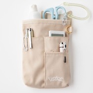 ポケモン柄の白衣がお洒落！医療用ブランド「クラシコ」からコラボコレクション第4弾発売―モンボ型のボタンやワンポイントにピカチュウも