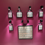 【コスプレ】伊織もえがトランプカードに！？ミニスカート×網ニーハイが可愛すぎて、香港のファンたちの心をグッと掴む【写真15枚】