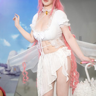 ドロシー『勝利の女神:NIKKE』／菌烨tako（X：@Takomayuyi）