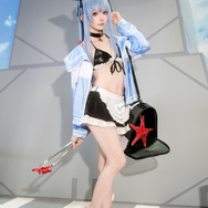 アンカー『勝利の女神:NIKKE』／綺太郎（X：@kitaro_cos）