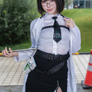 マナ『勝利の女神:NIKKE』／山中おくら（X：@ymnnkn_okura）