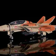 「超時空要塞マクロス」第1話にて主人公・一条輝が乗り込んだ複座型のバルキリー「VF-1D」がプラモに！予約締切迫る