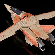 「超時空要塞マクロス」第1話にて主人公・一条輝が乗り込んだ複座型のバルキリー「VF-1D」がプラモに！予約締切迫る