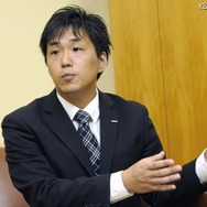 「『ブラウザ連携』により、従来の通販サイトでは判断できなかった商品のサイズや形状が、自分の部屋に居ながらにして、さまざまな角度から感覚的に確認できるようになります」 「『ブラウザ連携』により、従来の通販サイトでは判断できなかった商品のサイズや形状が、自分の部屋に居ながらにして、さまざまな角度から感覚的に確認できるようになります」