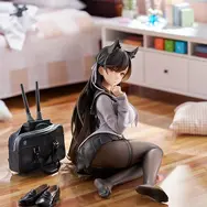 スカートから覗く黒ストッキングに包まれた太もも…！『アズレン』より「愛宕」が制服衣装「学園トロイメライ」でフィギュア化