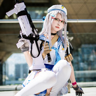 ネオン『勝利の女神:NIKKE』／reo（X：@reo_cosplay）