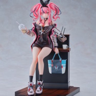 ムチムチ太ももに際どい衣装…!『アズレン』8周年リアルイベントで新作フィギュア多数展示―どれもこれもやっぱり過激