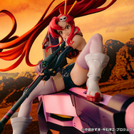 ショートパンツに大股開きの大胆ポーズ!「グレンラガン」より「ヨーコ」が立体化―ライフル構える姿を躍動感たっぷりに再現