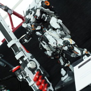 制作期間7年...！1/144スケールの特大「ガランシェール」があまりにデカ過ぎた！「NEXT MODELERS EXPO '25」フォトレポート【前編】