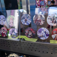 【コスプレ】『アズレン』8周年記念したお祭りが秋葉原で開催！指揮官を沸かせた美女コスプレイヤー、個性あふれる展示が最高すぎた【写真64枚】