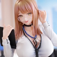 ムチムチの太ももとタイツに視線が…『勝利の女神：NIKKE』エマがコスチューム「オフィスセラピー」姿でフィギュア化