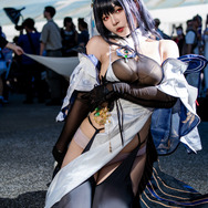 鎮海『アズールレーン』／鶴葵（X：@tsuru_Cosplay、Instagram：tsuru_cos_aoi）【台湾】