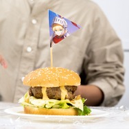 やりたい放題ドット絵ARPG『ガデテル』VS極悪編集部の仁義なきコラボバトル、勃発。“ぶっちゃけどこまでやれんのか”検証に、ライター&日本運営担当が全力でチャレンジ