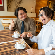 やりたい放題ドット絵ARPG『ガデテル』VS極悪編集部の仁義なきコラボバトル、勃発。“ぶっちゃけどこまでやれんのか”検証に、ライター&日本運営担当が全力でチャレンジ