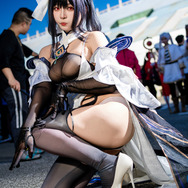 鎮海『アズールレーン』／鶴葵（X：@tsuru_Cosplay、Instagram：tsuru_cos_aoi）【台湾】