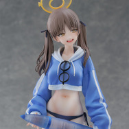 『ブルアカ』から「モエ(水着)」フィギュアが予約受付開始！リアルなシワ表現を施したジャケットなど、魅力を丹念に再現