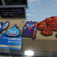 メタリックブルーに輝く「ロトの兜」がクール！「ドラクエ ふくびき所スペシャル ～ロトの伝説ふたたび編～」発売決定【TGS2025】