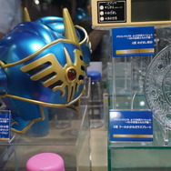 メタリックブルーに輝く「ロトの兜」がクール！「ドラクエ